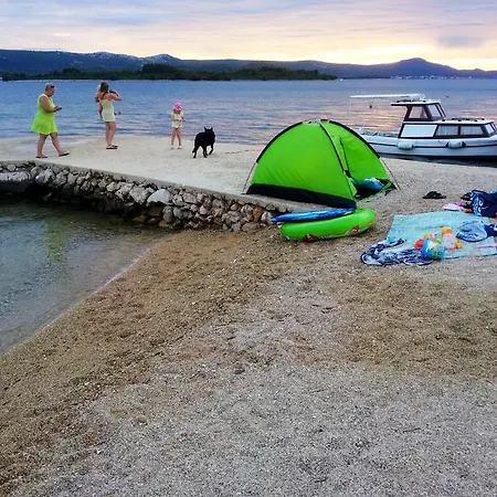 Ratka Bolic Vikendica *